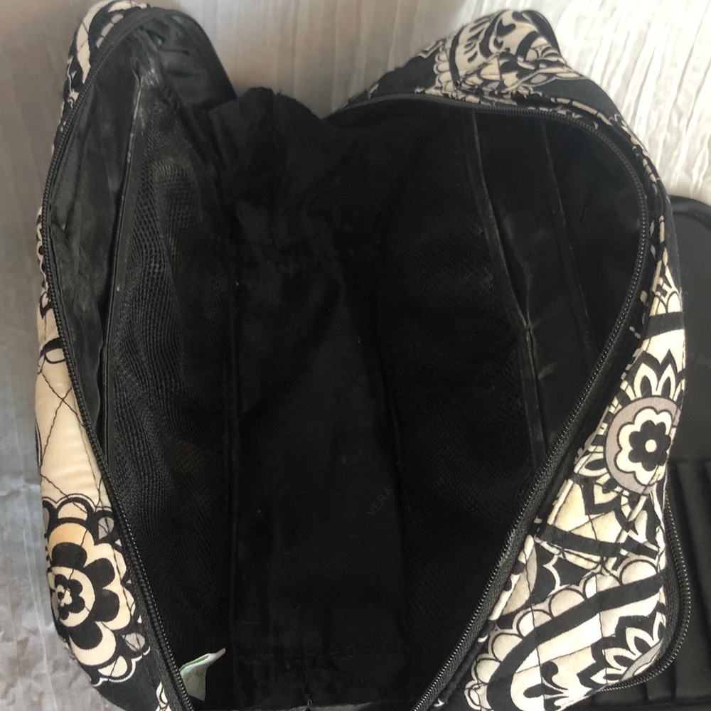VERA BRADLEY E-Reader Sleeve Night & Day black white paisley NWT & makeup case - Picture 15 of 16